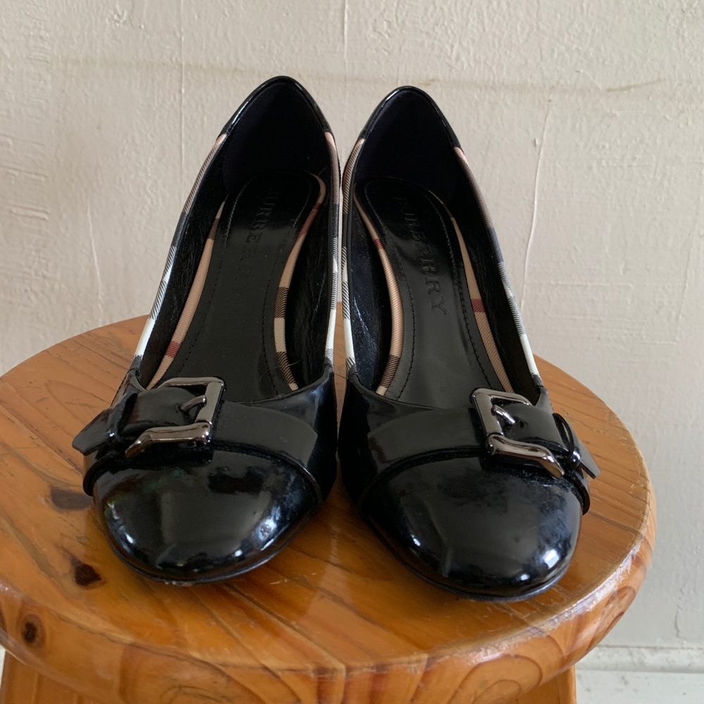 Low Heeled Pumps - Picture 2 of 5